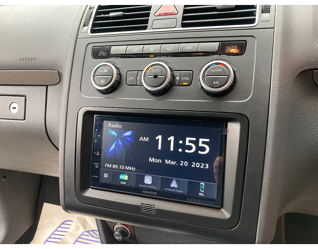 VW Touran 2014 upgraded with Kenwood DMX5020DABS CarPlay