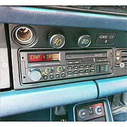 Blaupunkt Bremen SQR 46 DAB - Retro 80's Style Car Stereo Classic Porsche With Aerial Blaupunkt Bremen SQR 46 DAB - Retro 80's Style Car Stereo Classic Porsche With Aerial