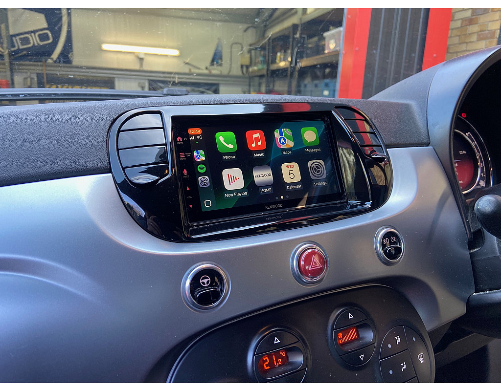 Fiat 500 2007 - 2015 Piano Black Kenwood DMX7722DABS Wireless Apple CarPlay Android Auto DAB Stereo Upgrade Kit